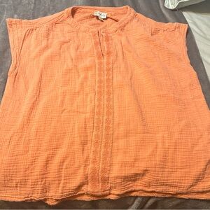 Wonder Peach top! Super cute. Brand new
